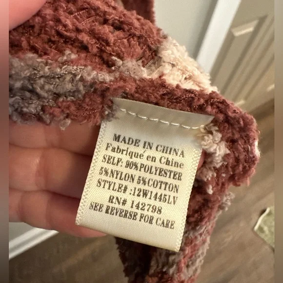 VICI Women’s Aztec Pattern Cardigan Sweater - Picture 6 of 6